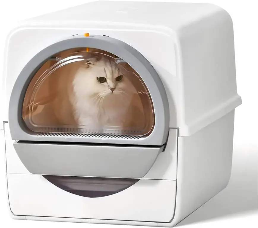 a covered litter box containing odors but needing frequent scooping