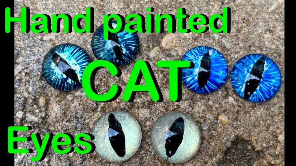 adding ribbons of glass to create the signature cat eye