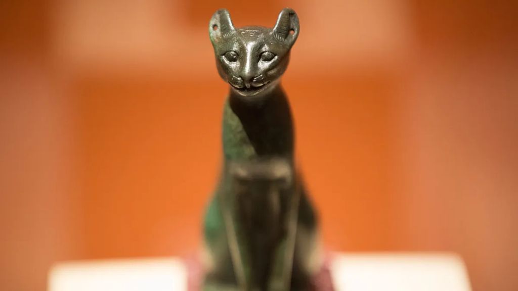 ancient egyptian cat artifact